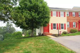 2685 Woodmont Dr, York, PA 17404 - Photo 3