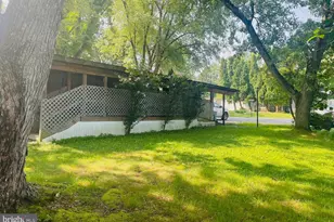 563 Pine Dr, York, PA 17406 - Photo 15