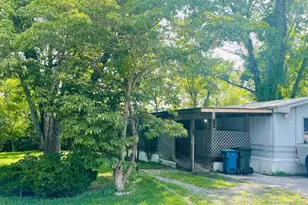 563 Pine Dr, York, PA 17406 - Photo 1