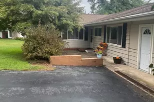 490 Pine Ridge Cir, Lewisberry, PA 17339 - Photo 1
