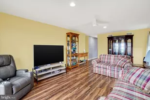 2475 Pin Oak Dr, York, PA 17406 - Photo 9