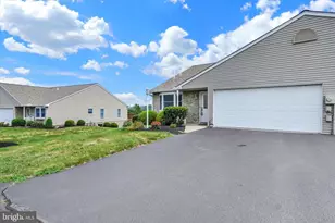 2475 Pin Oak Dr, York, PA 17406 - Photo 3