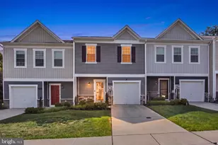 420 Maple Run Dr, York, PA 17404 - Photo 1