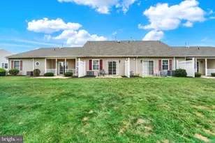 2053 Village Cir E, York, PA 17404 - Photo 23