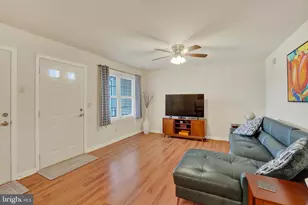 2053 Village Cir E, York, PA 17404 - Photo 7
