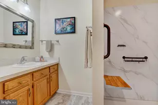 2053 Village Cir E, York, PA 17404 - Photo 19
