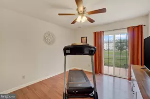 2053 Village Cir E, York, PA 17404 - Photo 17