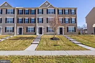 18 Breezewood Dr, Hanover, PA 17331 - Photo 1