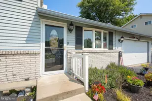 345 Canary Cir, York, PA 17404 - Photo 7