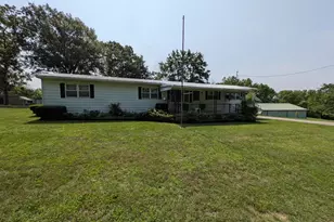 1287 W Springfield Rd, Seven Valleys, PA 17360 - Photo 1