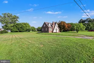 2740 N George St, York, PA 17406 - Photo 3
