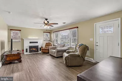 33 N Queen Street, Dover, PA 17315 - Photo 5