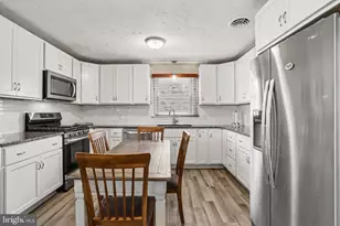 33 N Queen St, Dover, PA 17315 - Photo 9