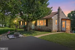 132 E King St, Dallastown, PA 17313 - Photo 1