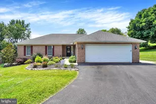 114 Park St, Seven Valleys, PA 17360 - Photo 1