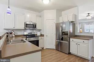 2450 Schultz Way, York, PA 17402 - Photo 9