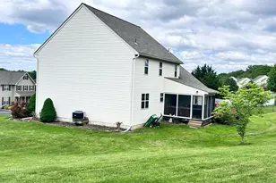 739 Monarch Dr, York, PA 17403 - Photo 3