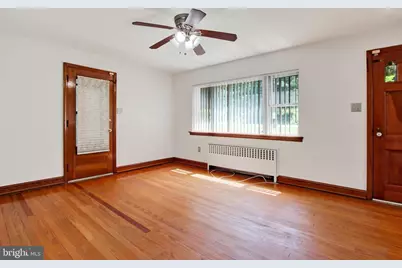 415 Woodland View Drive, York, PA 17406 - Photo 5