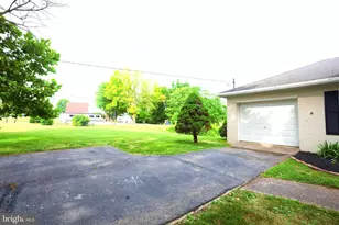 1020 Hanover Rd, York, PA 17408 - Photo 7