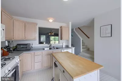 2762 Hunters Crest Drive, York, PA 17402 - Photo 7