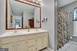 2404 Brookmar Dr, York, PA 17408 - Photo 17