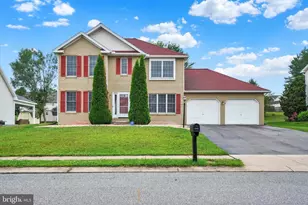2720 Sparrow Dr, York, PA 17408 - Photo 3