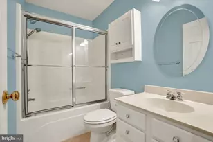 2426 Winterberry Ln, York, PA 17406 - Photo 13