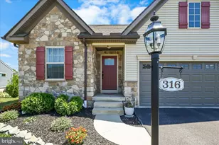 316 Hollyhock Dr, Manchester, PA 17345 - Photo 3