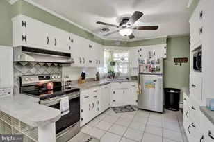 111 N 6th St, Mount Wolf, PA 17347 - Photo 13