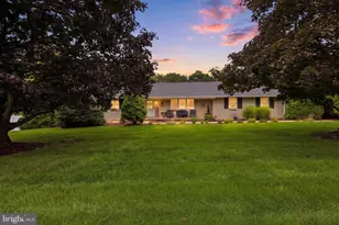 11 Springwood Ave, Stewartstown, PA 17363 - Photo 1