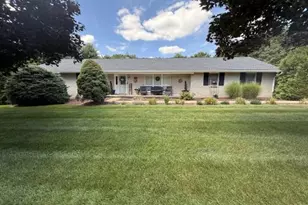 11 Springwood Ave, Stewartstown, PA 17363 - Photo 1