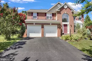 665 Clydesdale Dr, York, PA 17402 - Photo 1