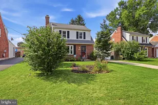 1952 Bannister St, York, PA 17404 - Photo 3