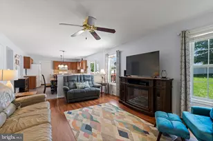 2768 Sparrow Dr, York, PA 17408 - Photo 5