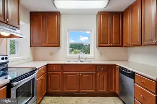 47 W Gay St, Red Lion, PA 17356 - Photo 9