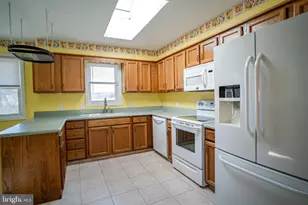 385 E Beaver St, York, PA 17406 - Photo 7