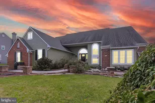 206 Fairview Dr, Hanover, PA 17331 - Photo 1
