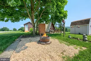 95 N East St, Spring Grove, PA 17362 - Photo 23