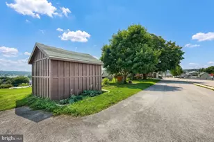 95 N East St, Spring Grove, PA 17362 - Photo 25