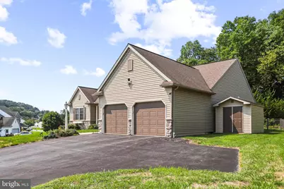 696 Rishel Drive, York, PA 17406 - Photo 3