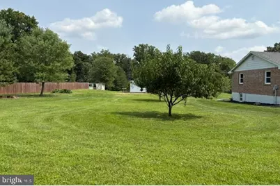 325 E Butter Road, York, PA 17404 - Photo 3
