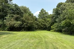 325 E Butter Rd, York, PA 17404 - Photo 11