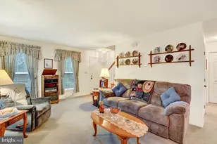 2201 Pleasant View Dr, York, PA 17406 - Photo 7