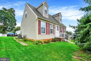 2201 Pleasant View Dr, York, PA 17406 - Photo 3