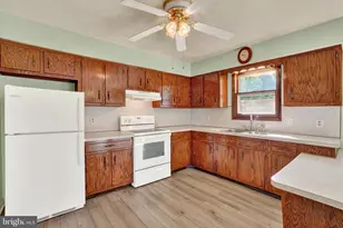 3490 Kingston Rd, York, PA 17402 - Photo 5