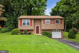 182 Claremont Dr, Seven Valleys, PA 17360 - Photo 1