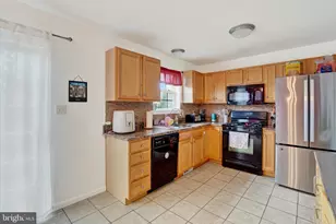 555 Glen Dr, Manchester, PA 17345 - Photo 7