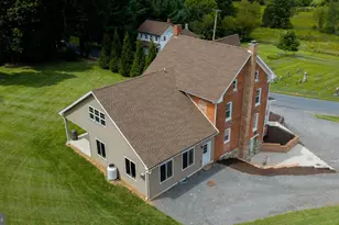 745 Meadowview Dr, Red Lion, PA 17356 - Photo 3