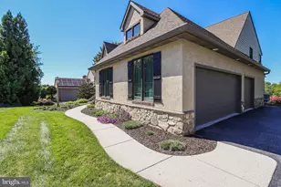 832 Heritage Hills Dr, York, PA 17402 - Photo 9