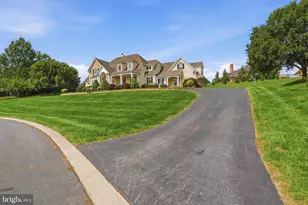 1417 Brittany Dr, York, PA 17404 - Photo 3